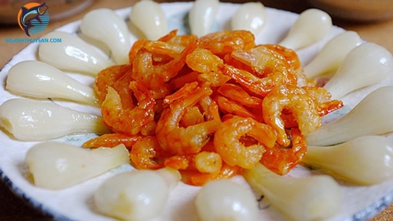 Hướng dẫn làm món tôm khô củ kiệu trứng bắc thảo thơm ngon nức mũi 4 tôm khô củ kiệu trứng bắc thảo